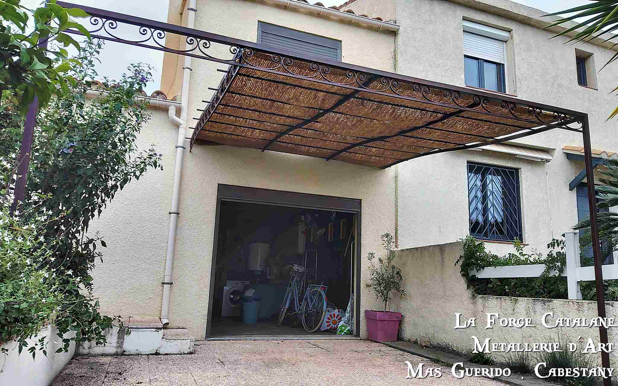 pergola ave frise volutes forge catalane.jpg